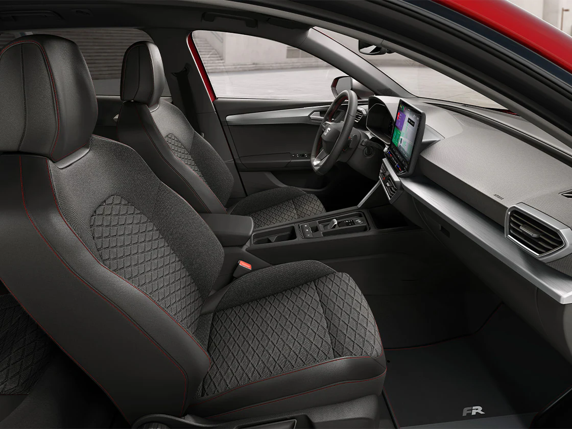 seat-leon-interior-dynamic-sports-seats.webp